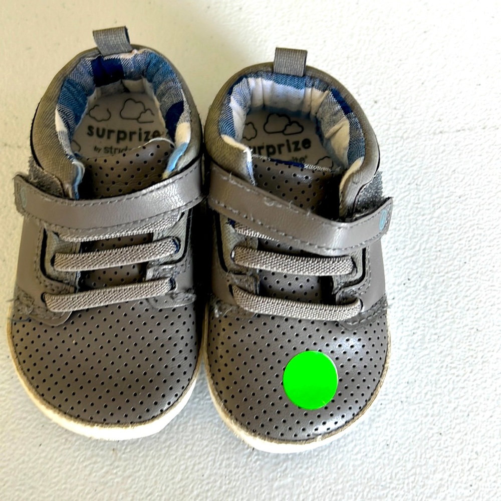 Surprize by Stride Rite walker shoes 6-12 month